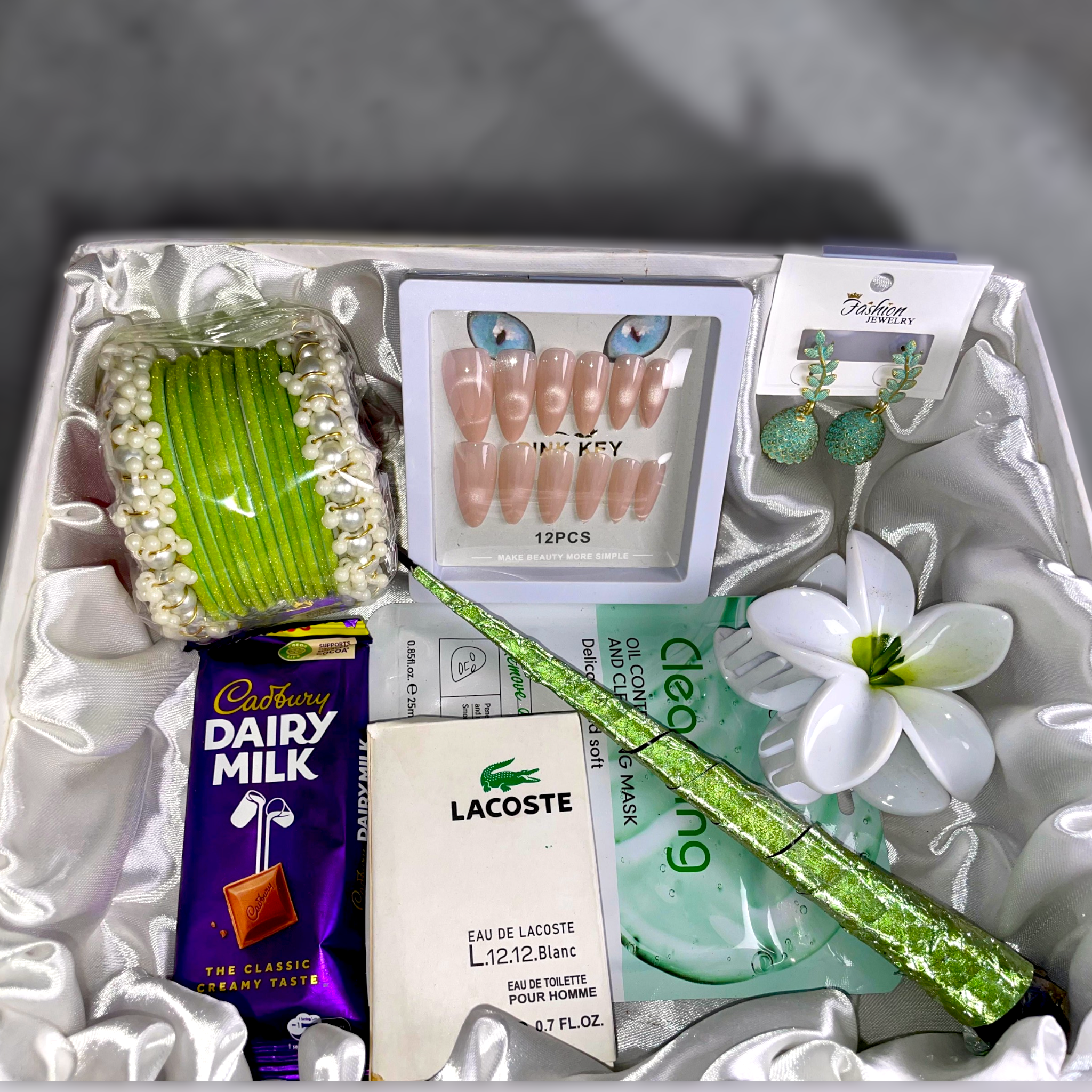 Mint Allure Premium Eidi Box