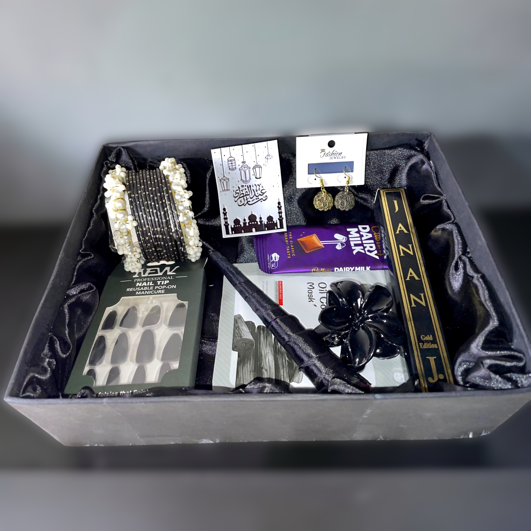 Noir Luxe Eid Gift Box
